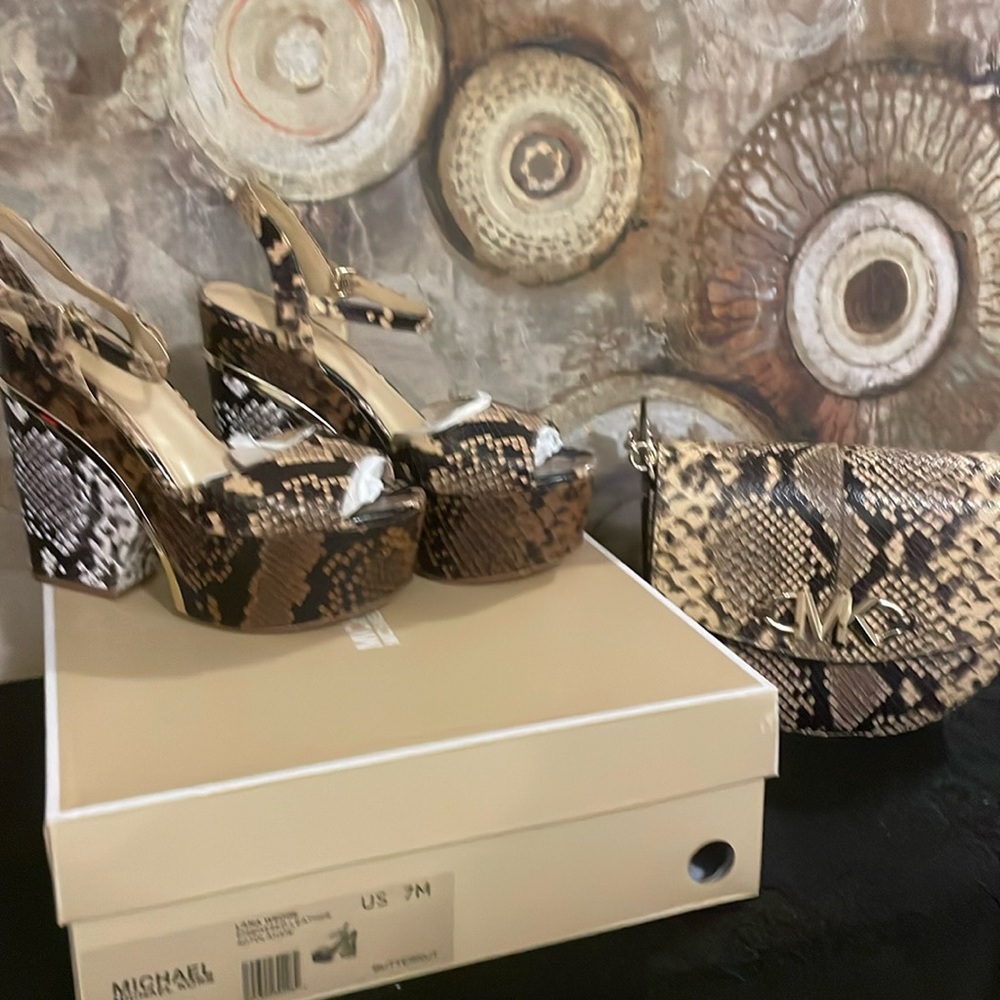 Michael Kors Lana Wedge Embossed Leather Sandals-Butternut